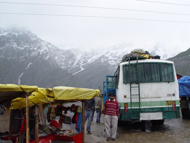 Busfahrt zum Rohtang-Pass.